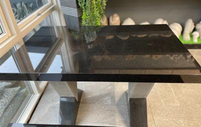 salg af Bord Lisa sort granit