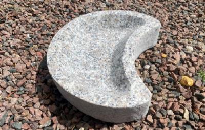salg af Fuglebad måneform rosa granit