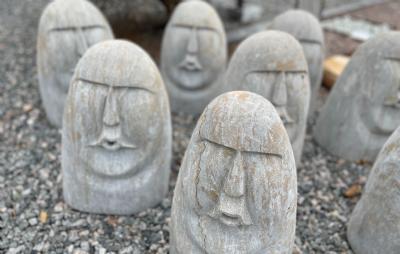 salg af Natursten Ugly Face