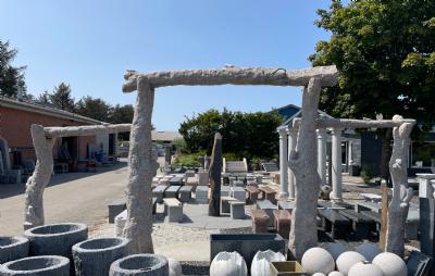 salg af Port med dyr granit