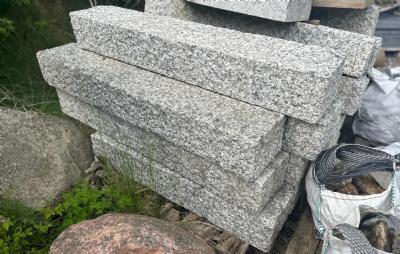 salg af Pullert kantblok grå granit