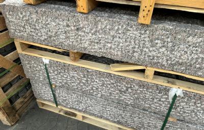 salg af Pullert kløvet rød granit