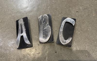 salg af Numre og bogstaver i metal