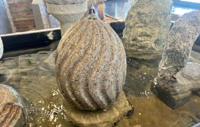 salg af Vandsten vredet løg poleret udstillingsmodel